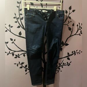 Topman Men’s dark wash jeans
Skinny fit
Regular rise
Belt loops
Five pockets 32s